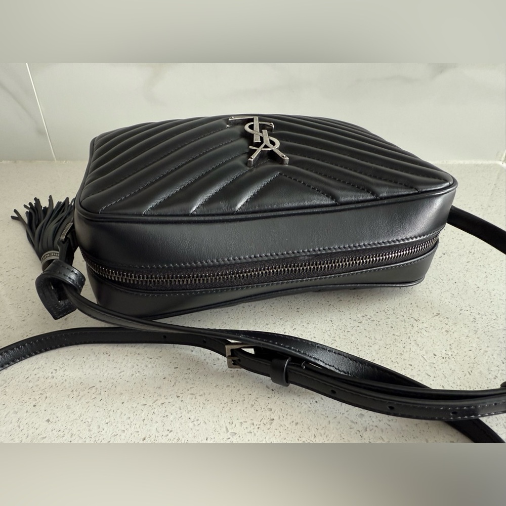 YSL Saint Laurent Lou Quilted Black Calfskin Leather Camera Bag - Picture 10 of 12